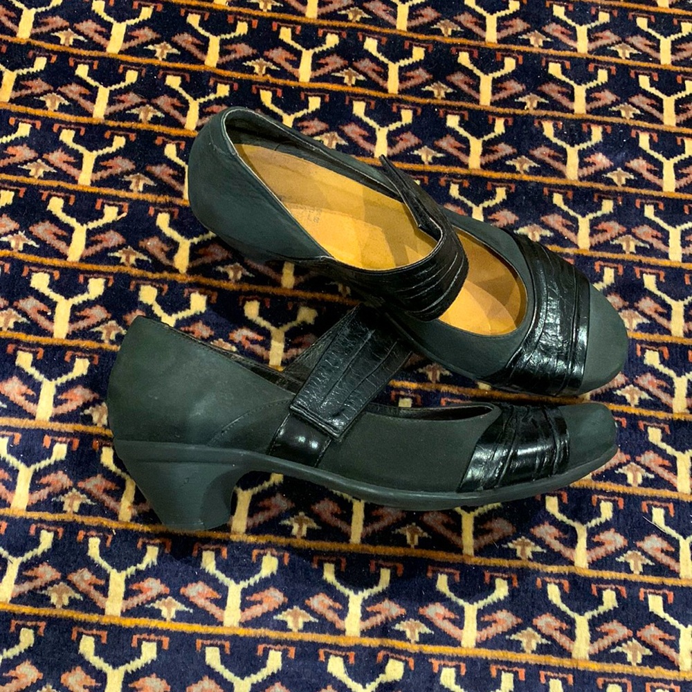Naot 39 (8/8.5/9) Black Mary Jane Shoes